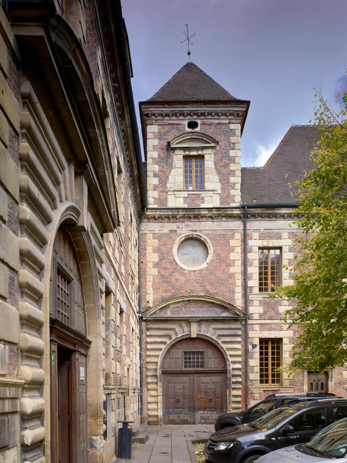 Collège de jésuites dit collège Sainte-Marie, puis école centrale, actuellement palais de justice