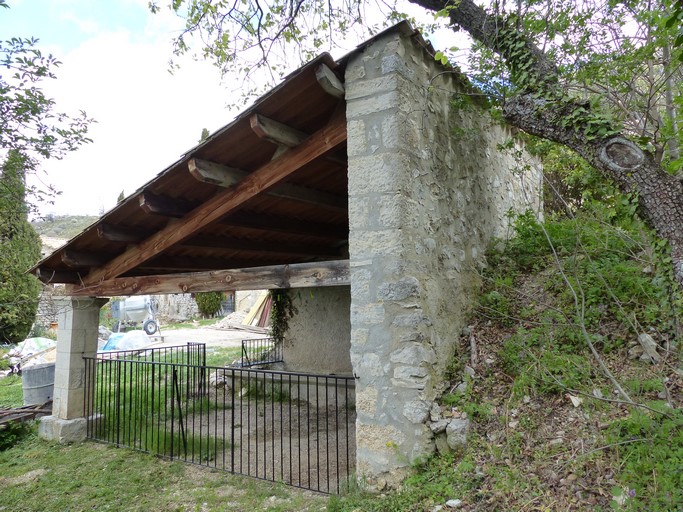 Fontaine, lavoir et abreuvoir du Terron