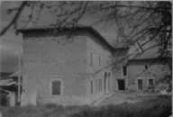 Maison de type VI (maison de maître), Saint-Didier-de-Formans, chemin Charbonnet : vue d'ensemble avant restauration.