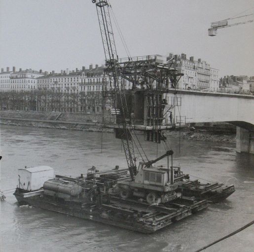 Pont routier et ferroviaire (métropolitain) Morand