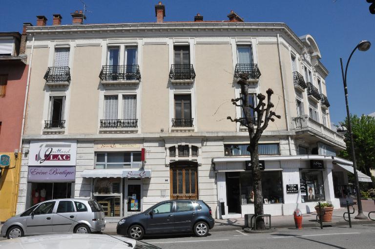 Magasin de commerce et entrepôt commercial de vins Antoine Garnier, puis magasin de commerce et entrepôt commercial de vins Antoine Garnier et immeuble, actuellement immeuble et boutique