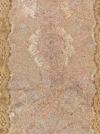 chasuble, étole, voile de calice : ornement doré