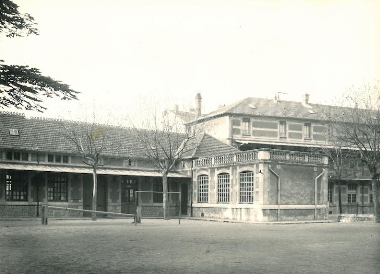 Le bâtiment des sciences du lycée Emile-Loubet (bâtiment G)