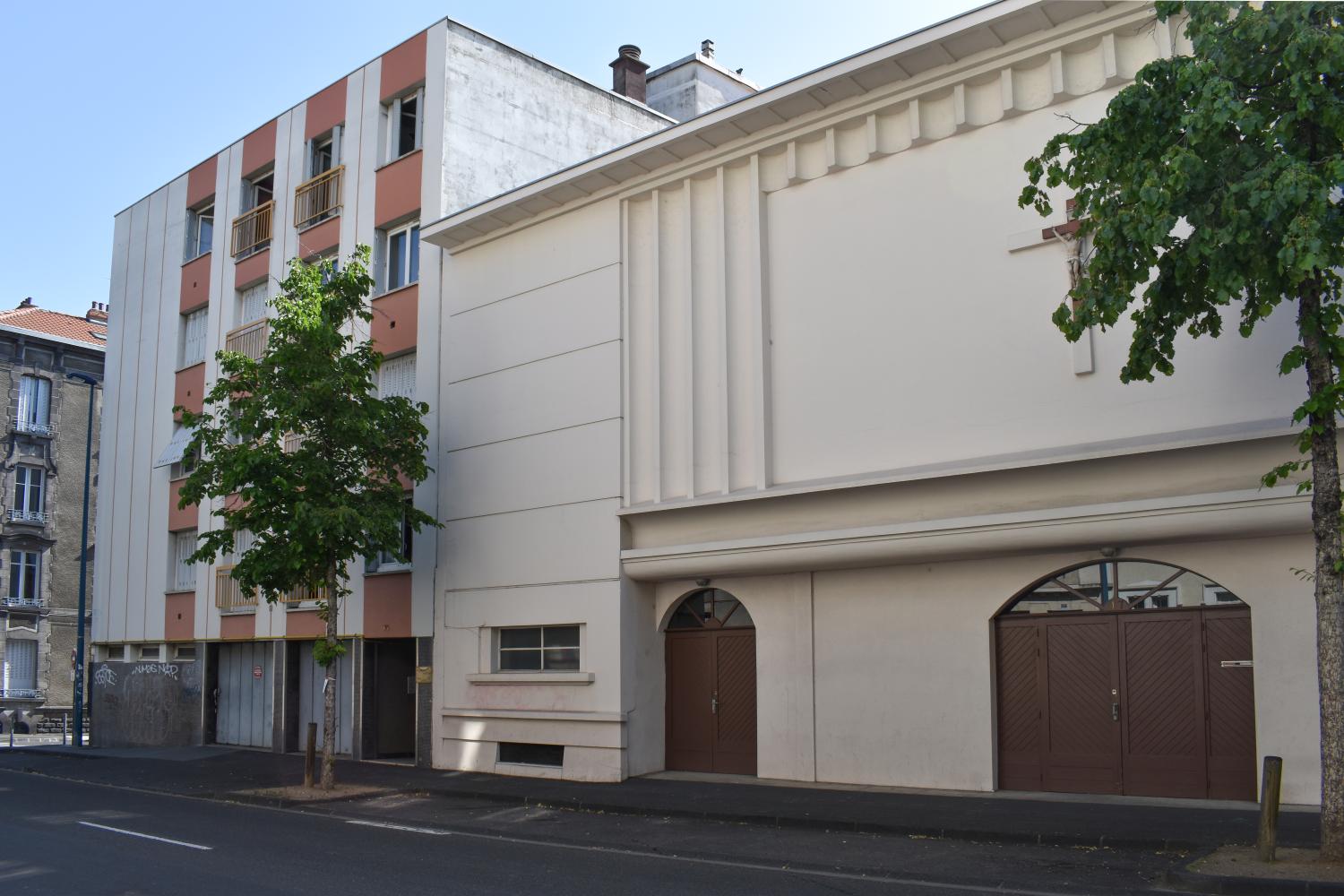 Garage automobile, puis cinéma "le Vox" actuellement chapelle Notre-Dame de la Merci