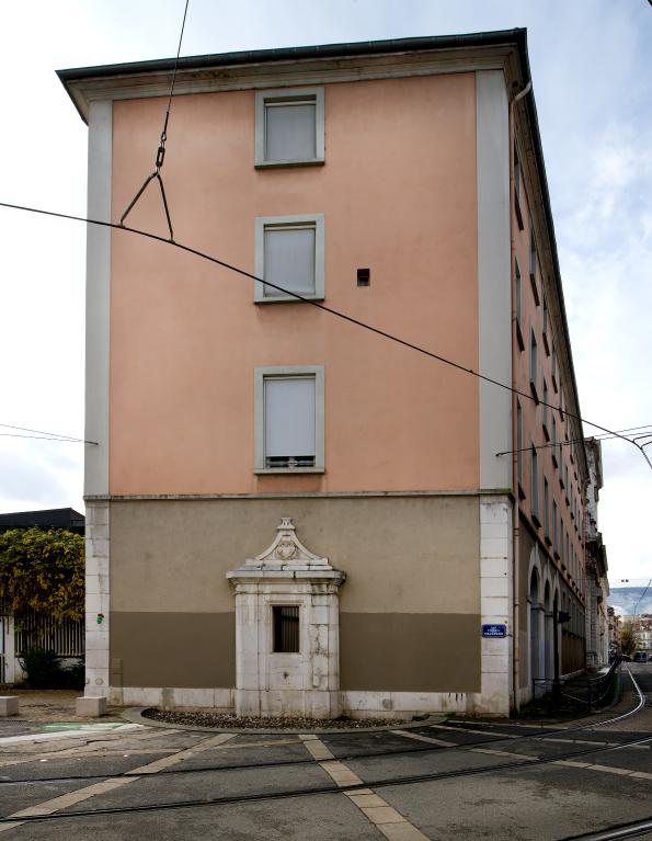 Collège de jésuites, dit Royal-Dauphin, puis école centrale, lycée, collège royal, lycée de garçons puis lycée de jeunes filles, actuellement cité scolaire Stendhal