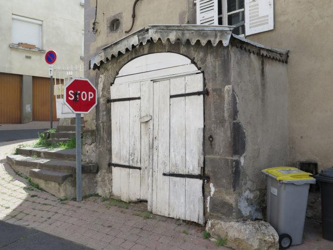 Descente de cave formant corps de bâtiment : Lempdes, 2 rue Notre-Dame