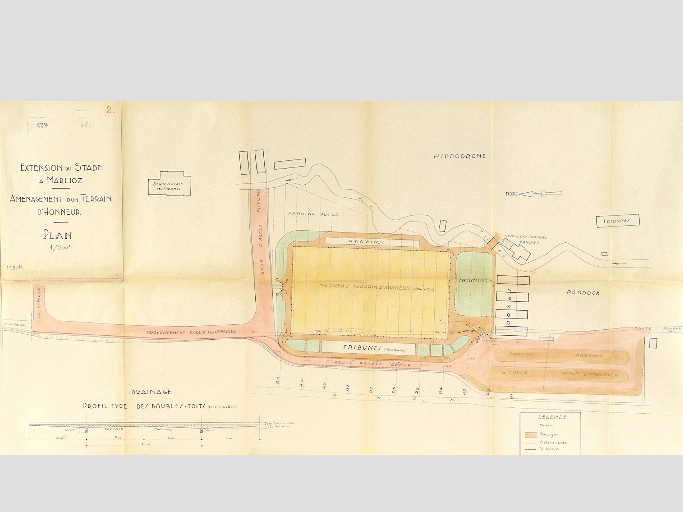 Stade d'athlétisme ; Parc des sports Aga Khan ; Stade municipal