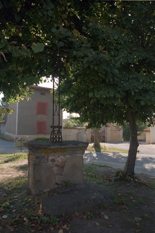 Les croix monumentales du canton de Boën et de la commune de Sail-sous-Couzan