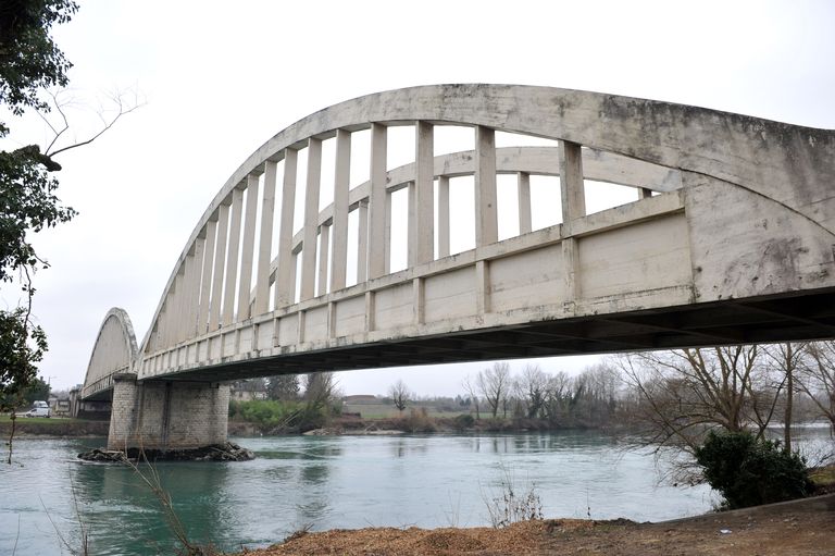 Pont routier de Loyettes