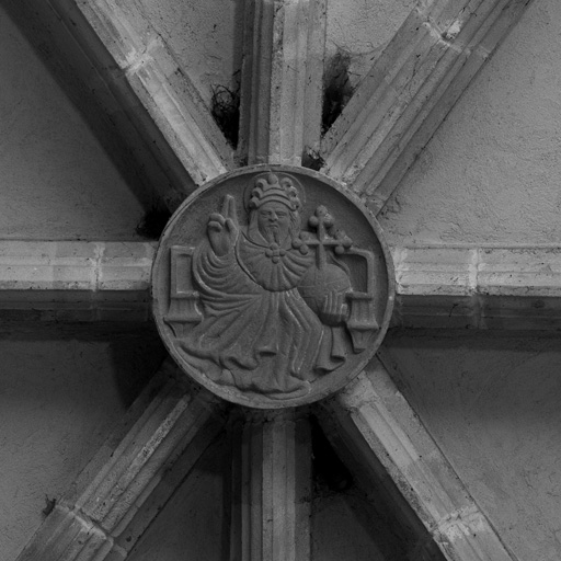 Ensemble du décor de la chapelle d'Eustache de Lévis, actuellement chapelle des morts (chapelle 1) : clefs de voûte, culot