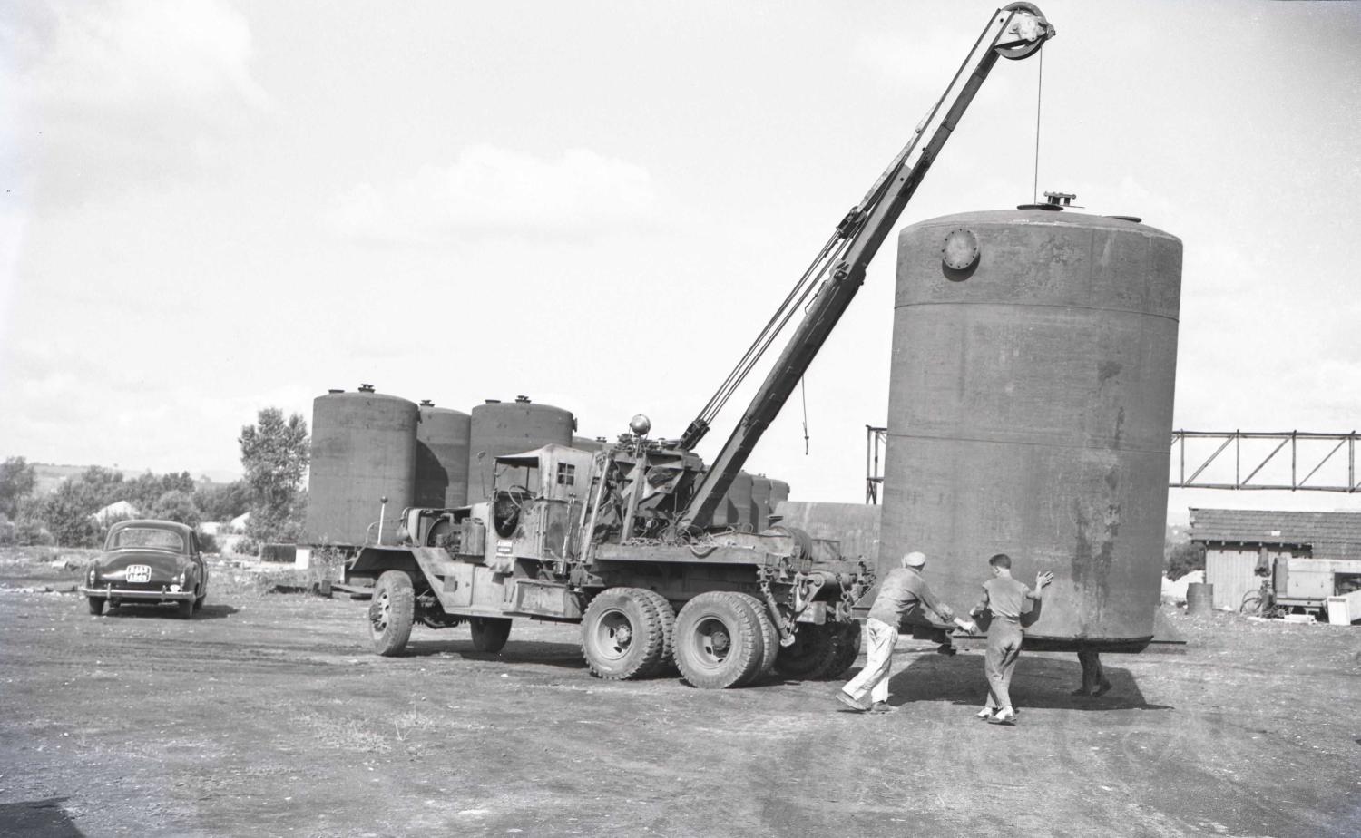 Usines chimique à Saint-Fons (ADRhône : 23Fi54)