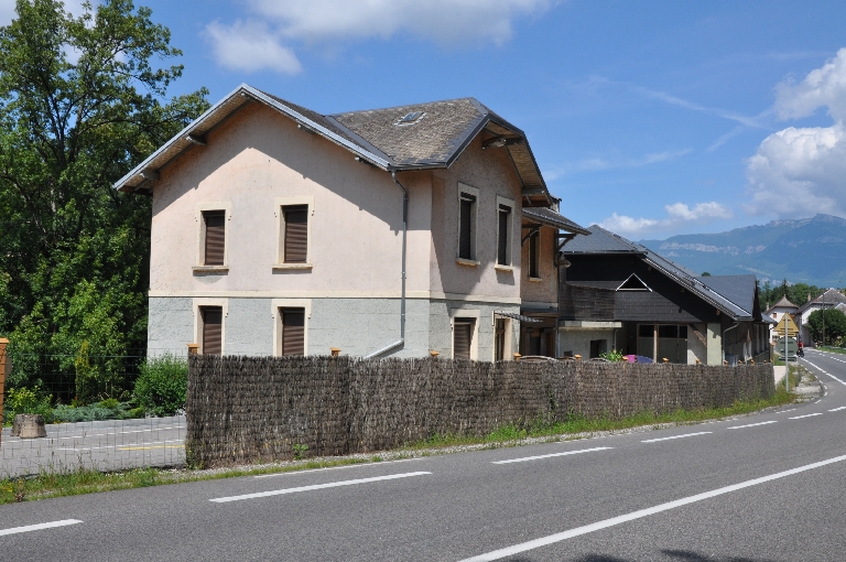 Moulin, pressoir à huile et scierie Castellazo actuellement logement et garde-meuble