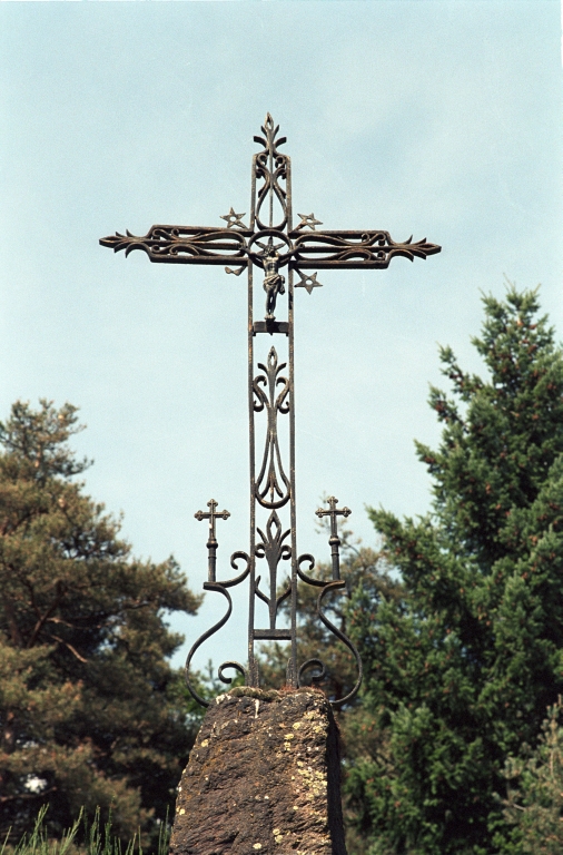 Les croix monumentales du canton de Boën et de la commune de Sail-sous-Couzan