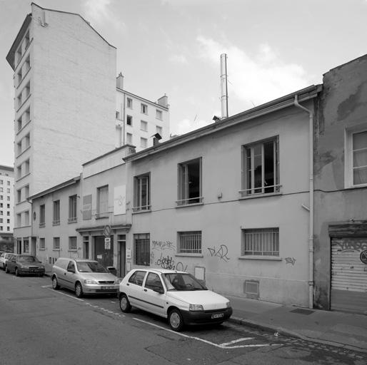 Usine de construction mécanique dite fabrique de mitigeurs de la société Eram actuellement société Mermet