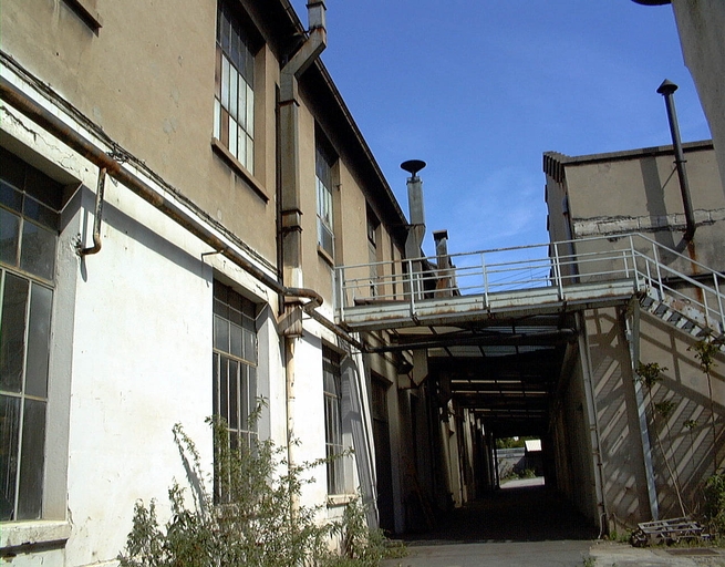 Usine de teinturerie Vulliod-Ancel, école Charles de Foucauld et jardin public de Sisley