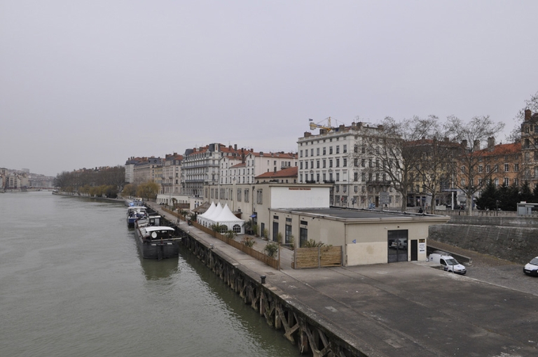 Ancien port de l'occident puis Siège social et chais de la Cie Lyonnaise de Navigation & remorquage Lyon actuellement restaurant et bureaux