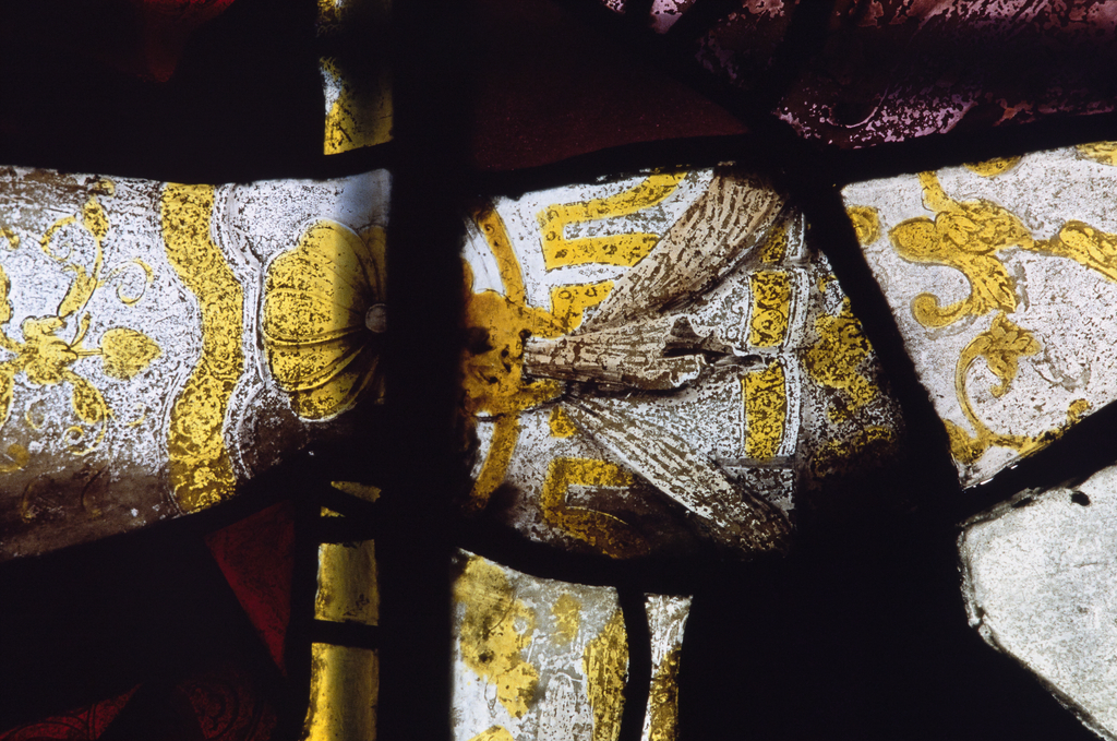 Ensemble de 2 verrières : calvaire, saint Michel, saint Christophe, saint Jacques le Majeur (baie 0), verrière figurée, verrière à personnages