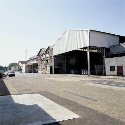 Usine de construction automobile dite Marius Berliet-Vénissieux puis Renault Véhicules Industriels actuellement Renault Trucks et Fonderie de Vénissieux