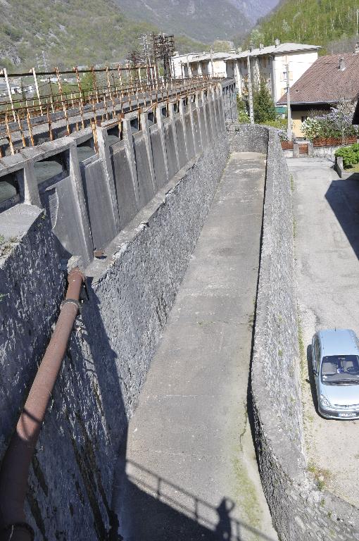 centrale et barrage de Rioupéroux, basse-vallée de la Romanche et cité ouvrière de la Salinière