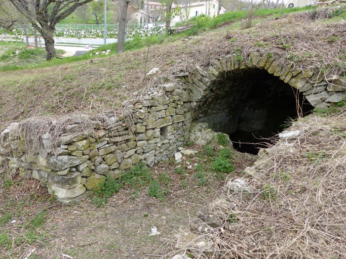 Fontaine-réservoir du Terron