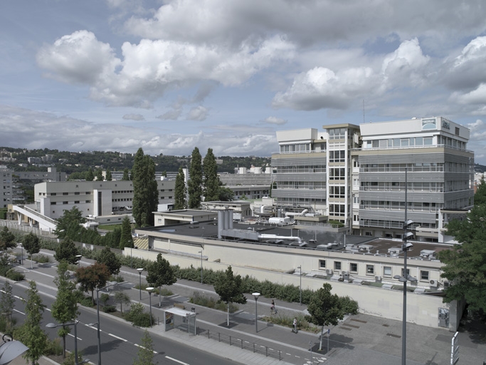 Usine de produits pharmaceutiques Mérieux dit Mérial