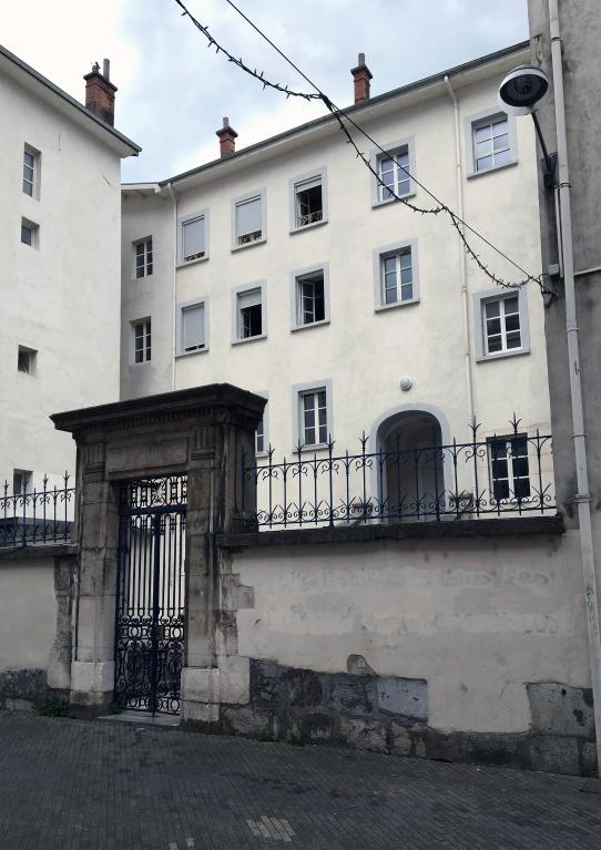 Collège de jésuites, dit Royal-Dauphin, puis école centrale, lycée, collège royal, lycée de garçons puis lycée de jeunes filles, actuellement cité scolaire Stendhal
