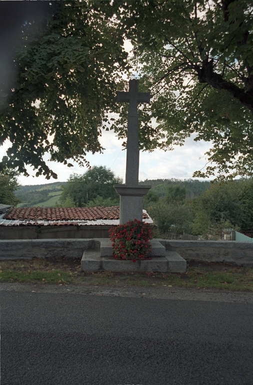 Les croix monumentales du canton de Boën et de la commune de Sail-sous-Couzan