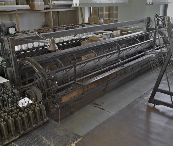 Usine de dentelle mécanique dit Ets Raffard fabrique de tulle puis tulle et dentelle Goutarel