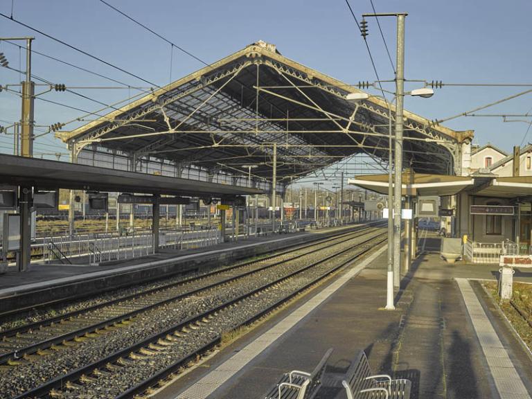 Ligne (Paris) - Villeneuve-sur-Allier - Clermont-Ferrand (par Gannat)