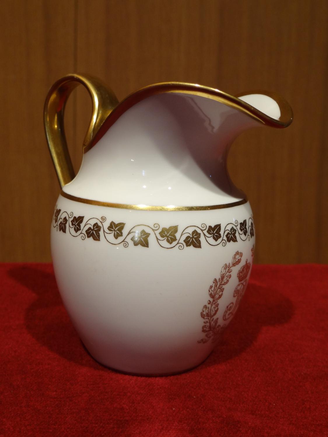 Service des Princes : pot à lait
