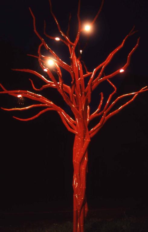 Sculpture : La Forêt alpine (2 arbres bleus, 1 arbre rouge)