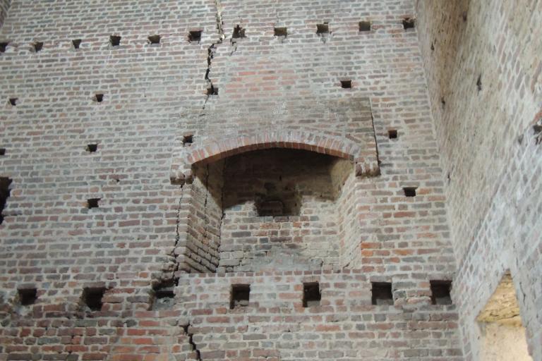 Château-fort d'Ambérieux-en-Dombes (vestiges)