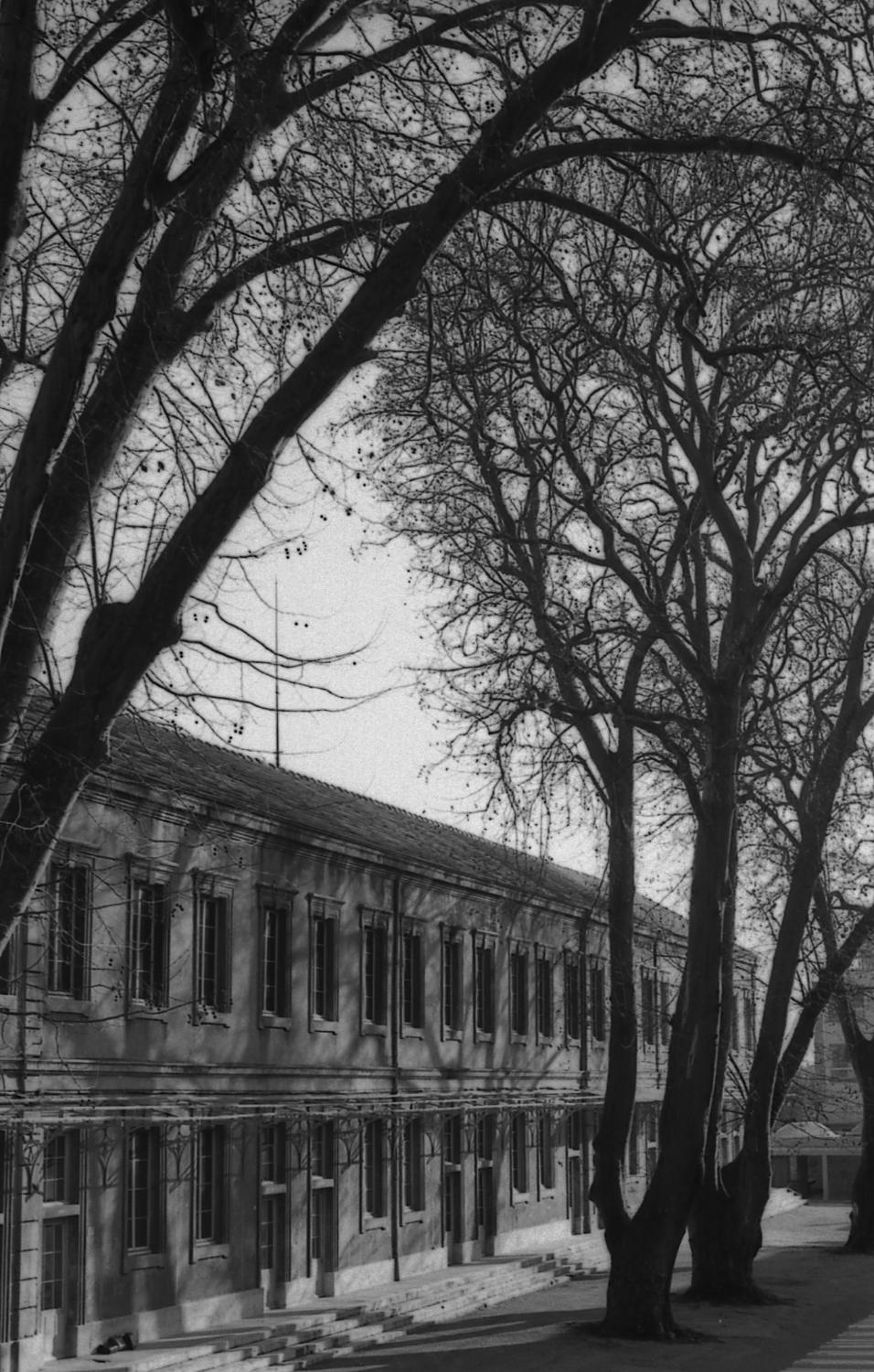 Collège royal puis collège de jésuites dit collège de Tournon, puis école royale militaire, école centrale, collège communal, collège royal, lycée impérial, lycée de garçons, actuellement lycée Gabriel-Faure