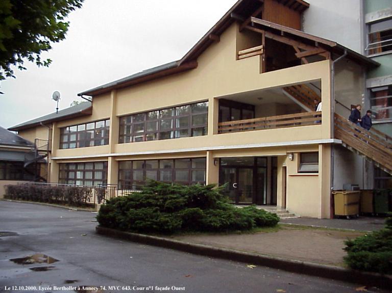 Lycée de garçons, actuellement Lycée Claude-Louis-Berthollet