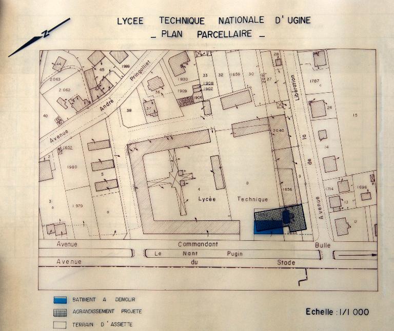 Groupe scolaire de Montroux, puis Cité technique, actuellement lycée d'enseignement général, technologique et professionnel René-Perrin