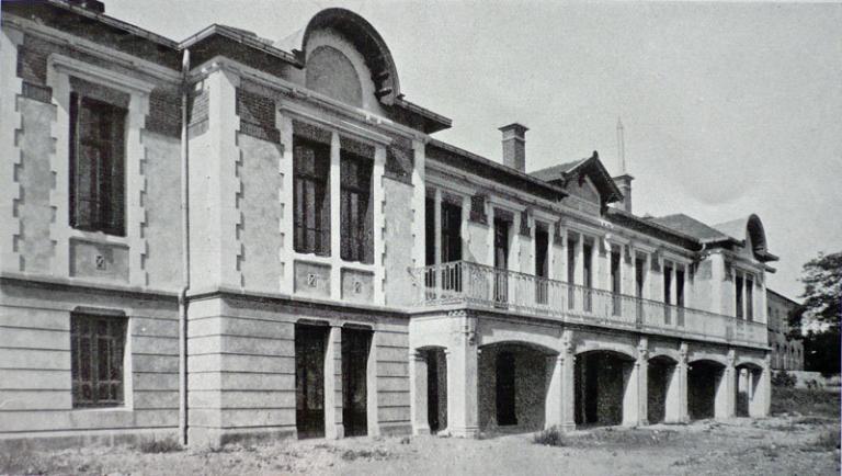 Hôtel-Dieu de Clermont-Ferrand : le pavillon des militaires et l'hôpital pour enfants