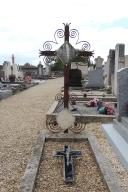 Croix funéraire
