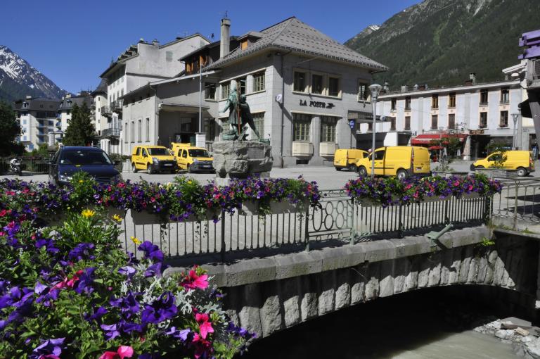 Pont de Cour dit Pont de Couz, actuellement place Balmat