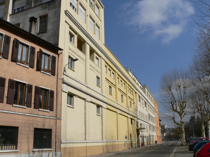 Usine de chaussures Henri Pellet puis société nouvelle des établissements Pellet puis société les chaussures Pellet actuellement réhabilitée en logements