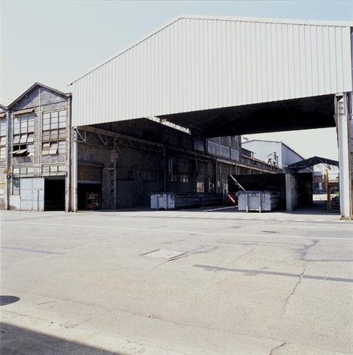 Usine de construction automobile dite Marius Berliet-Vénissieux puis Renault Véhicules Industriels actuellement Renault Trucks et Fonderie de Vénissieux