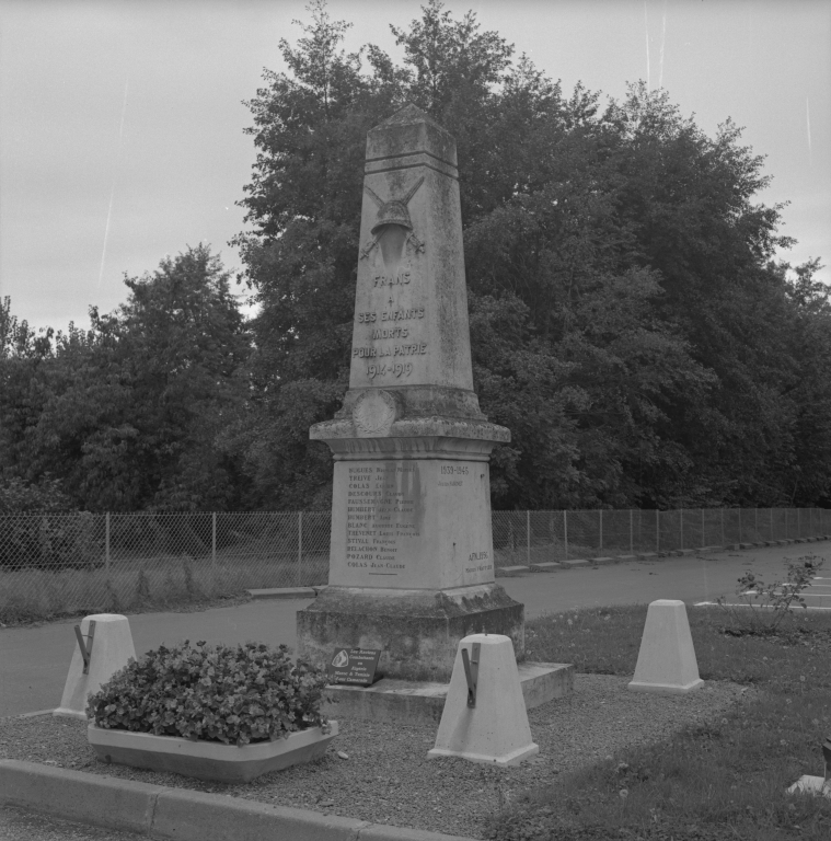 Les monuments aux Morts de la Guerre de 1870, de la Guerre de 1914-1918, de la Guerre de 1939-1945, de la Résistance, de la Guerre d'Indochine et de la Guerre d'Algérie dans le canton de Trévoux