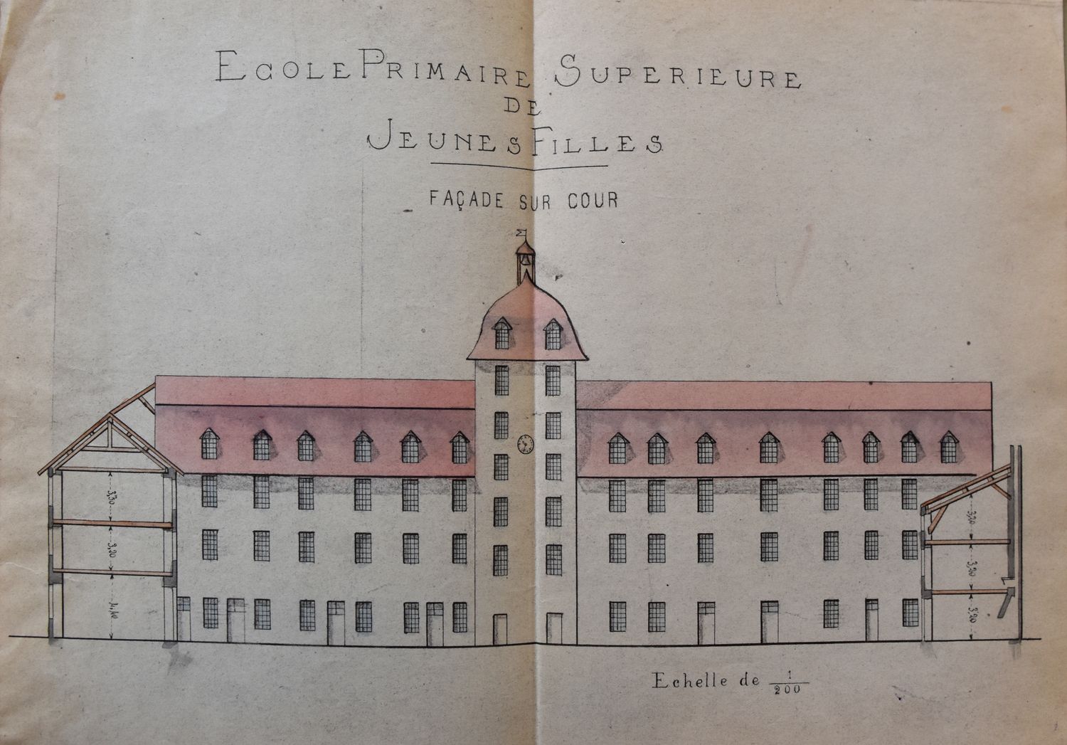 Collège de jésuites d'Aurillac, puis collège communal, lycée de garçons, école primaire supérieure de jeunes filles, collège moderne et technique de jeunes filles, actuellement collège Jeanne-de-La-Treilhe